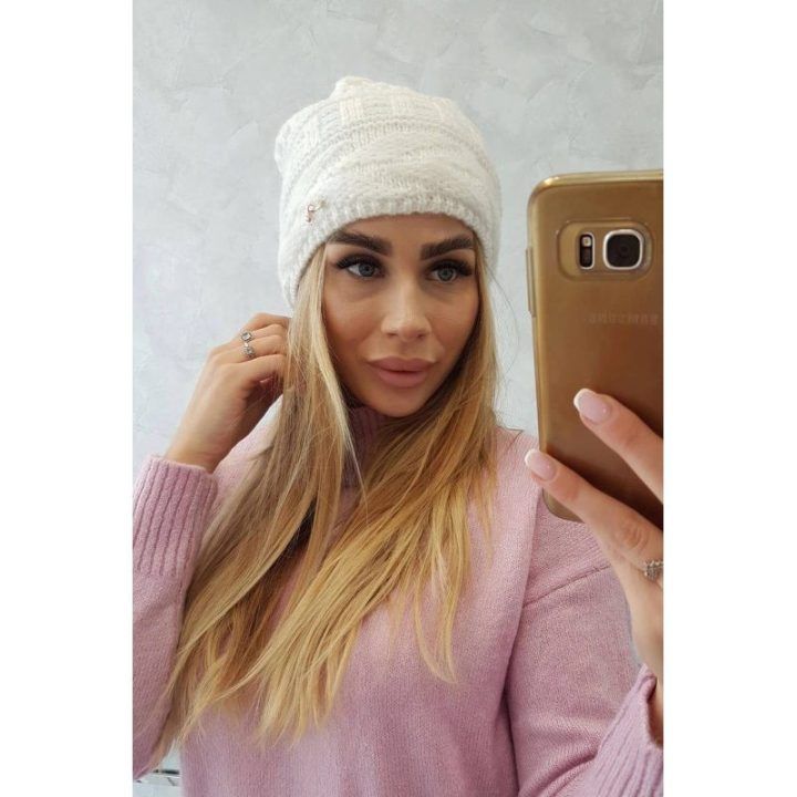 Moteriška žieminė kepurė su fliso pamušalu Edyta – tamsiai violetinė