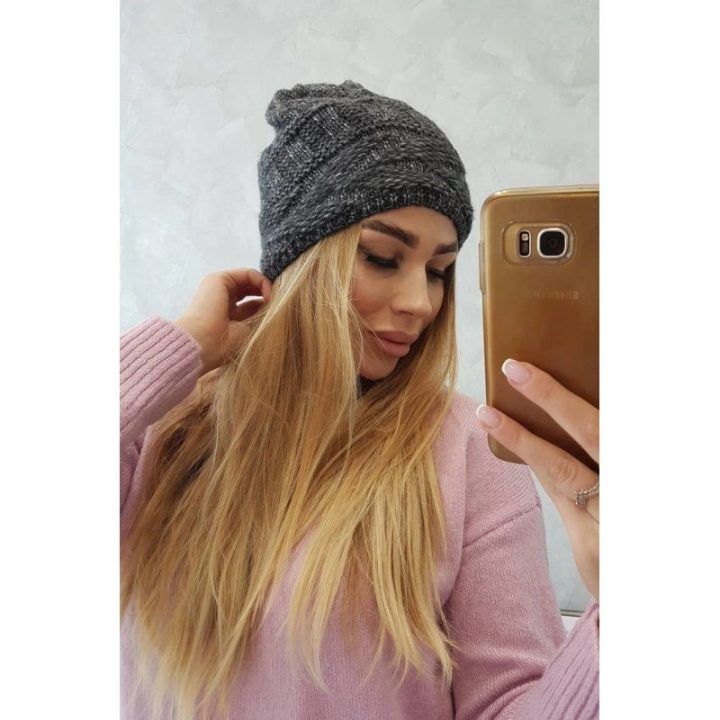 Moteriška žieminė kepurė su fliso pamušalu Edyta, tamsiai violetinė