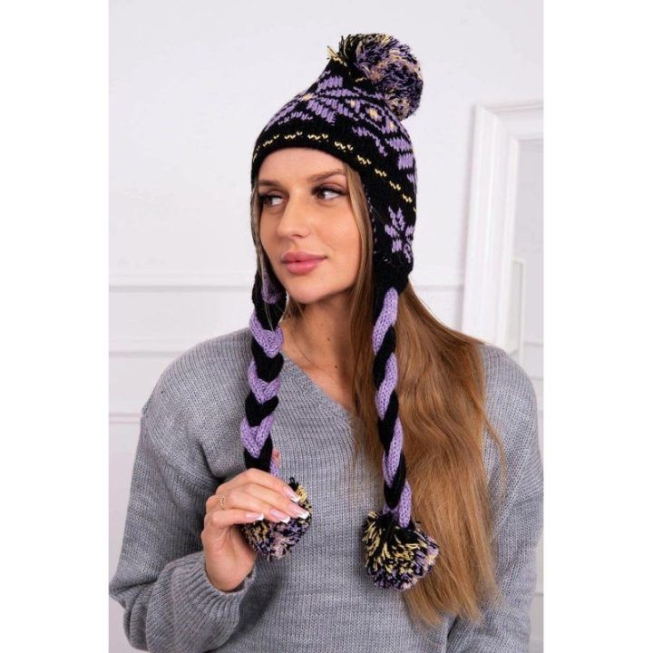 Moteriška žieminė kepurė su pynių raštu ir bumbulais Fabia, juoda / violetinė