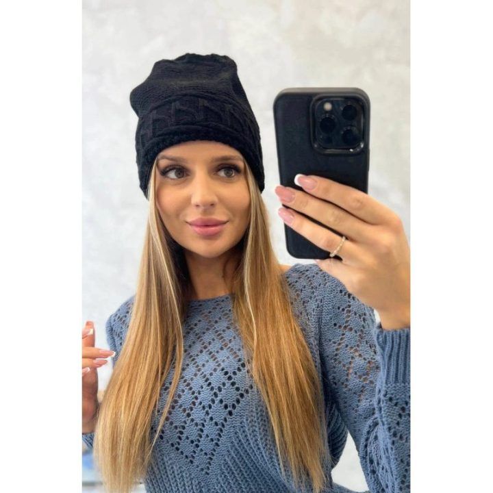 Moteriška žieminė kepurė Aniela, juoda