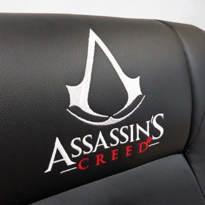 Supama žaidimų kėdė su Assassin's Creed motyvu Subsonic