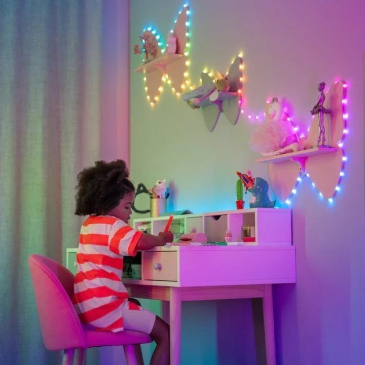 LED girlianda su 100 širdelių formos RGB lempučių Twinkly Candies, 6 m, įvairiaspalvė