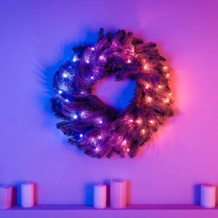 Kalėdinis vainikas su 50 RGB LED ir žaliu laidu Twinkly Regal, 60 cm, įvairiaspalvis
