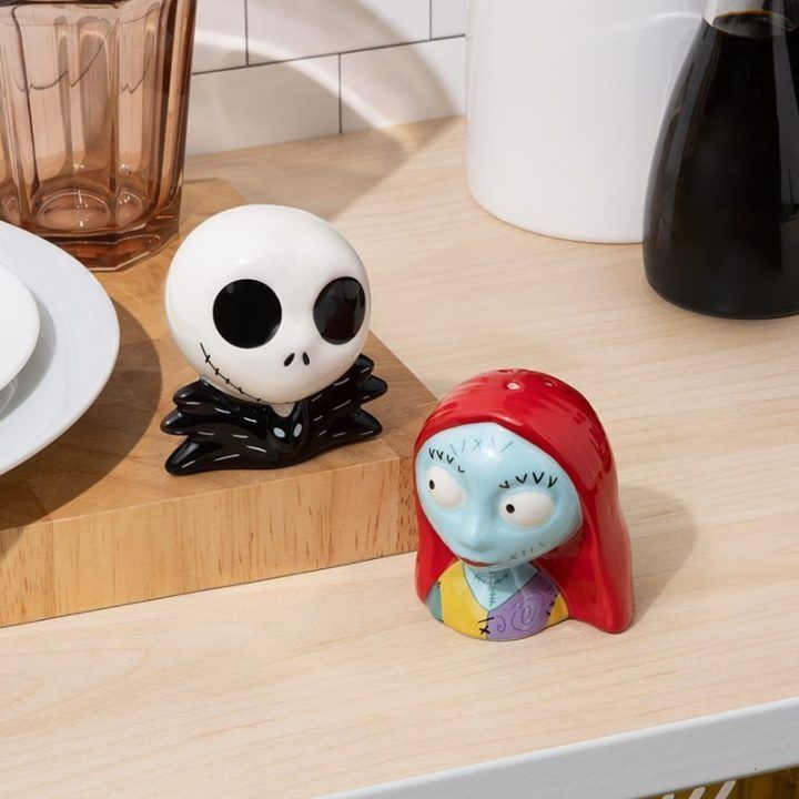 Druskos ir pipirų indelių rinkinys su Džeku ir Sally Paladone Nightmare Before Christmas