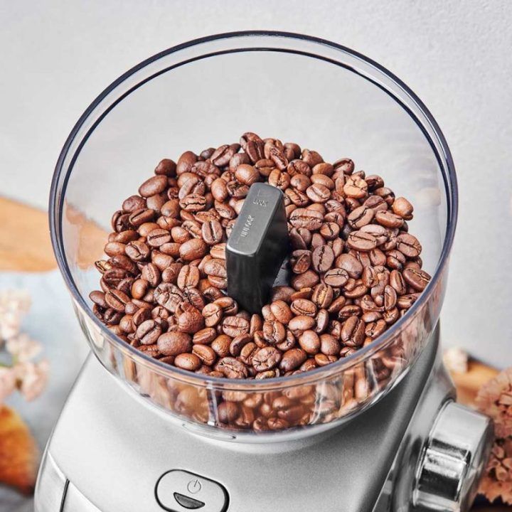 Kavamalė su smulkinimo peiliukais Gastroback Design Coffee Grinder Advanced Plus, 400 g, juoda ir nerūdijančiojo plieno