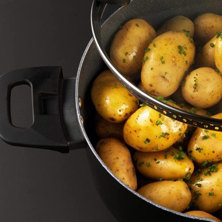 Puodo ir keptuvių rinkinys su nepridegančia marmuro efekto danga Russell Hobbs RH01840EU7, 24 cm, 4 vnt., juodas