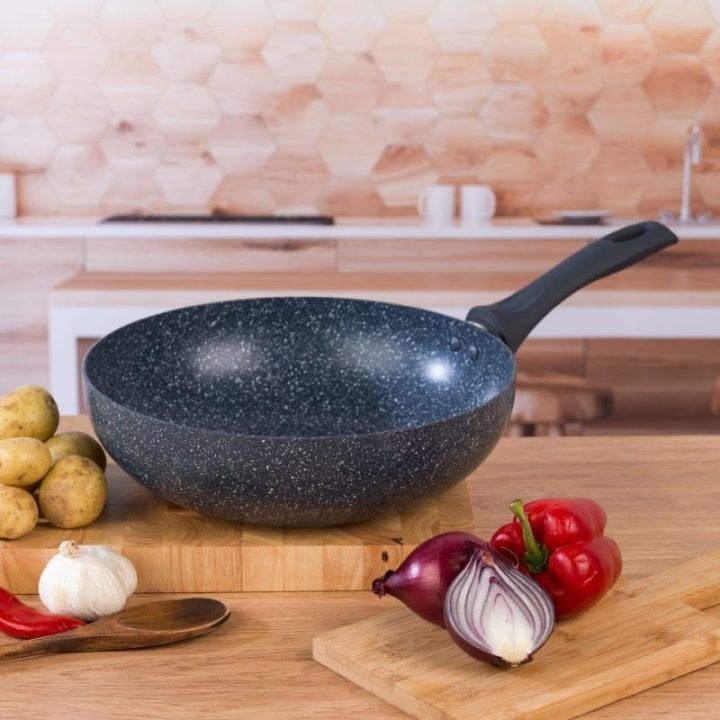 Keptuvė su dviejų sluoksnių nepridegančia danga Russell Hobbs Nightfall, 28 cm, mėlyno marmuro spalvos