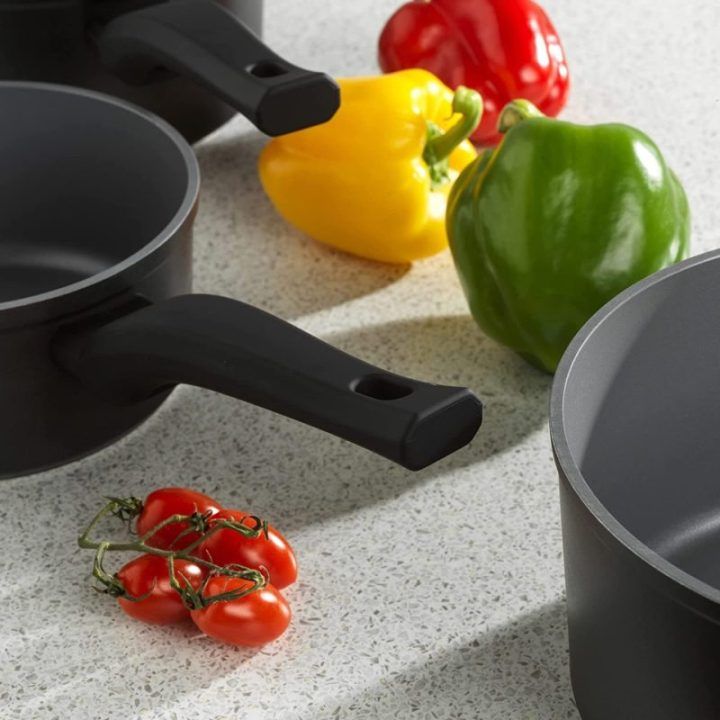 Perlamutrinis puodų rinkinys Russell Hobbs, 16, 18 ir 20 cm, 3 vnt., pilkas