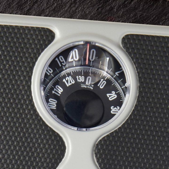 Mechaninės vonios svarstyklės su didinamuoju lęšiu Salter, iki 133 kg, sidabro spalvos su juoda