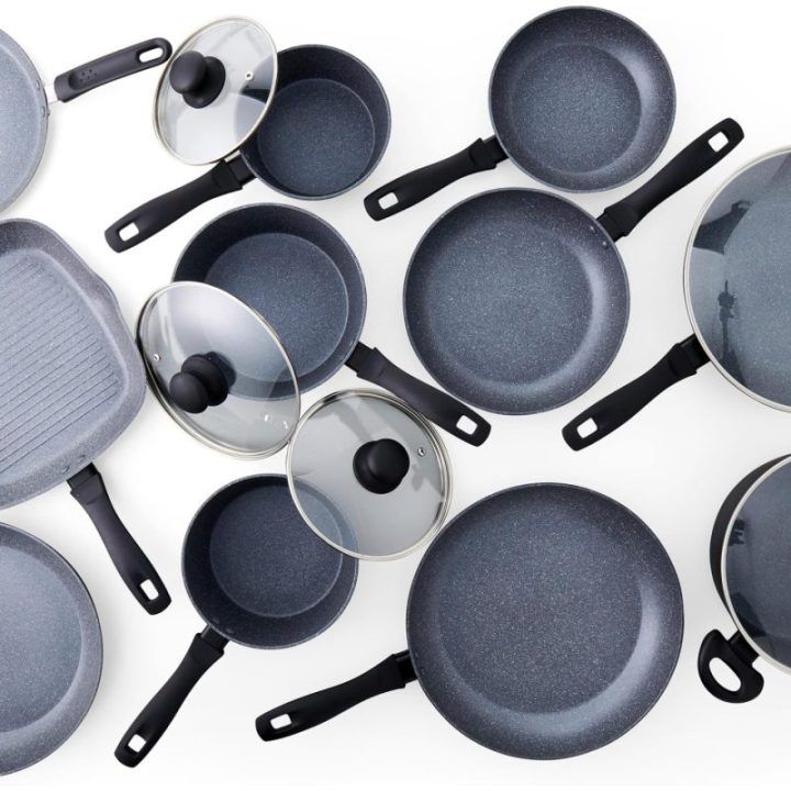 Keptuvė su marmuro efekto nepridegančia danga Russell Hobbs, 30 cm