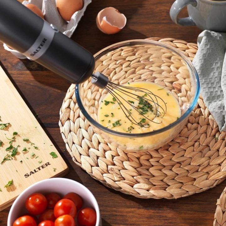 Trijų funkcijų rankinis trintuvas Salter Cosmos, 500 ml, 350 W