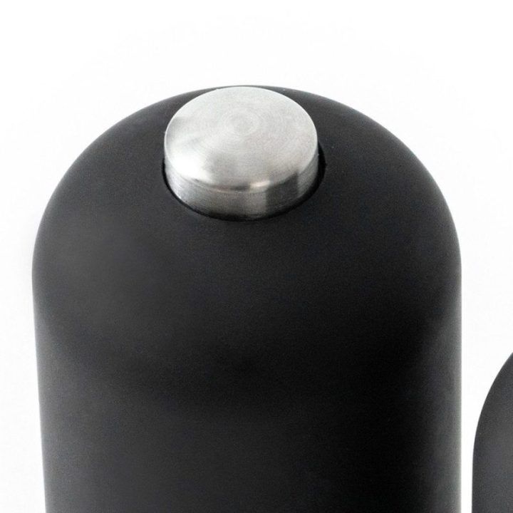 Elektrinių druskos ir pipirų malūnėlių rinkinys Salter Soft Touch, juodos spalvos