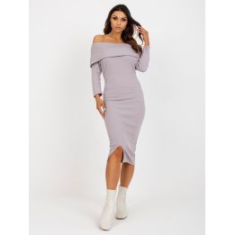 Šviesiai violetinės spalvos suknelė