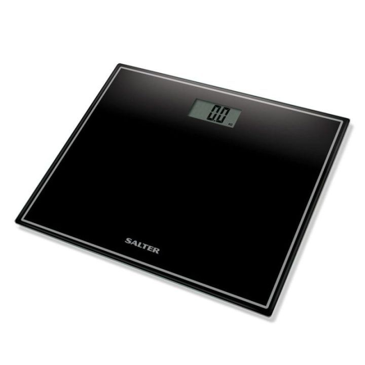 Elektroninės kūno svarstyklės su grūdinto stiklo platforma Salter, 150 kg, juodos