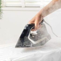 Garų lygintuvas Beldray Ultra Sleek, 2600 W, tamsiai mėlynas su platinos spalvos apdaila