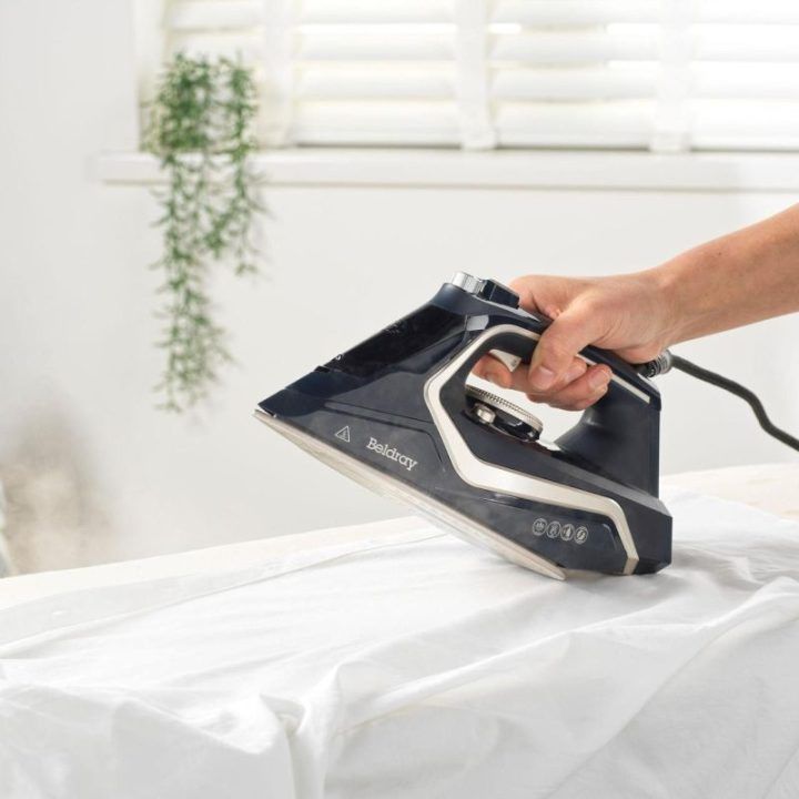 Garų lygintuvas Beldray Ultra Sleek, 2600 W, tamsiai mėlynas su platinos spalvos apdaila