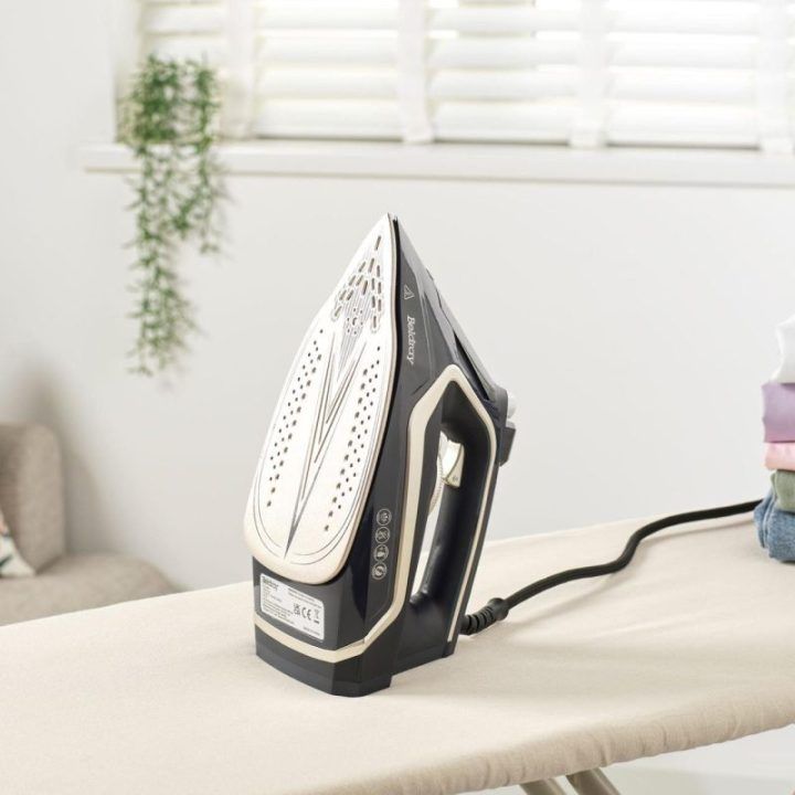 Garų lygintuvas Beldray Ultra Sleek, 2600 W, tamsiai mėlynas su platinos spalvos apdaila