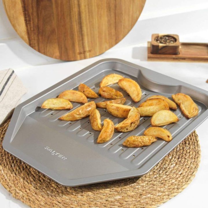 Anglinio plieno padėklas bulvytėms Salter Essentials, 1,8 × 30,7 × 38,4 cm, pilkas