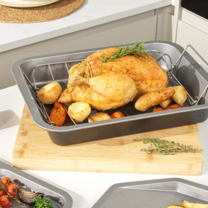 Kepimo skarda su nepridegančia danga Salter Essentials, 7 × 31,5 × 41 cm, pilka