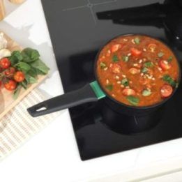 Puodas su keramine nelimpančia danga Russell Hobbs Verde, 18 cm