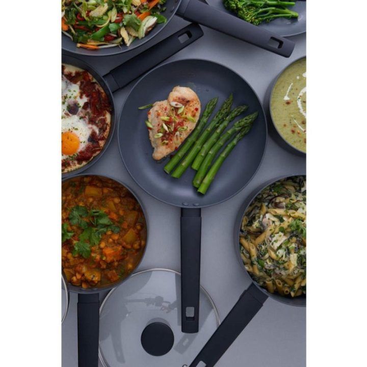 Keptuvė su nelimpančia danga Russell Hobbs Shield, 24 cm