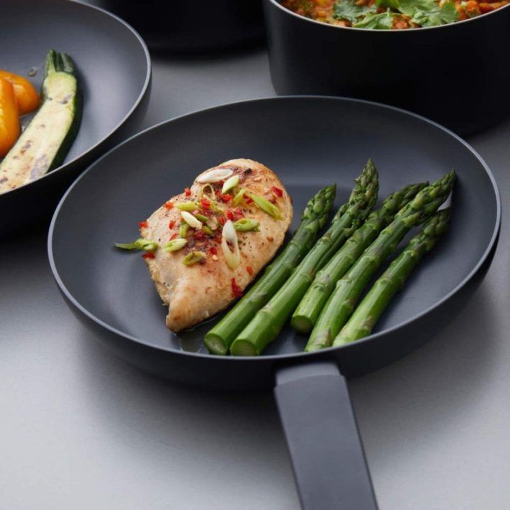 Keptuvė su nelimpančia danga Russell Hobbs Shield, 24 cm