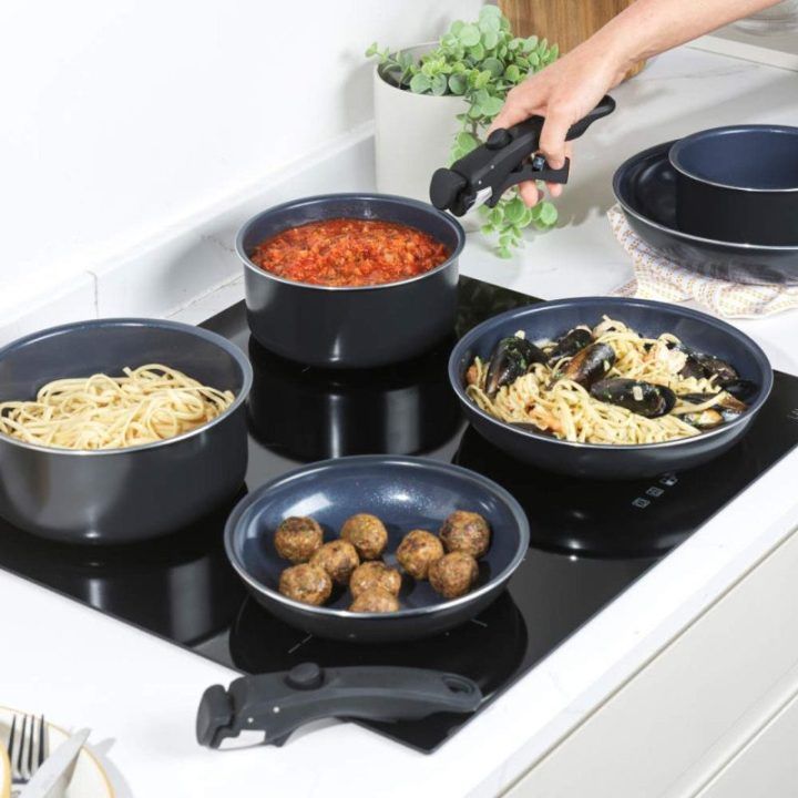 Keptuvių ir puodų rinkinys Russell Hobbs Smart Clip Marine, 8 vnt., tamsiai mėlynas