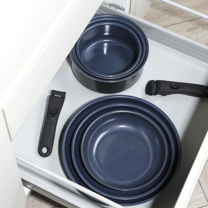 Keptuvių ir puodų rinkinys Russell Hobbs Smart Clip Marine, 8 vnt., tamsiai mėlynas
