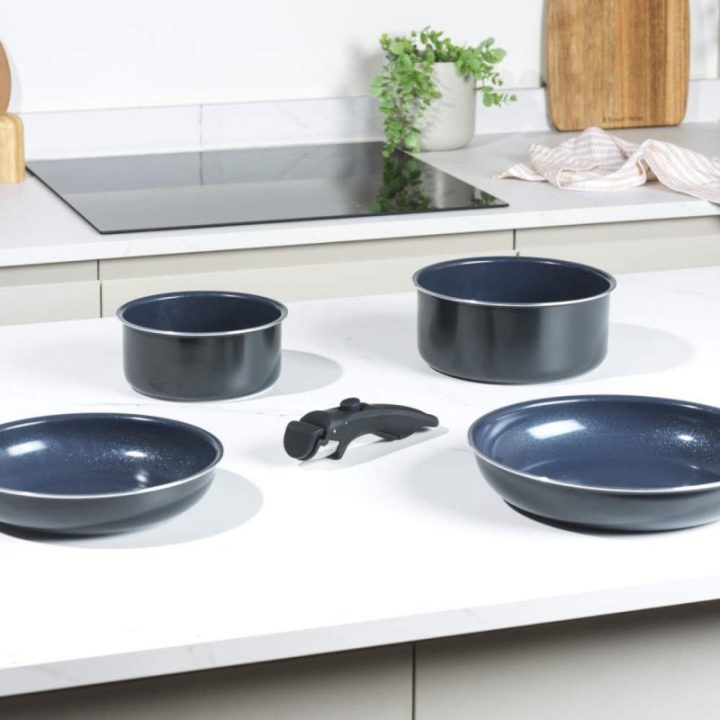 Keptuvių ir puodų rinkinys su nuimama rankena Russell Hobbs Smart Clip Marine, 5 vnt., tamsiai mėlynas
