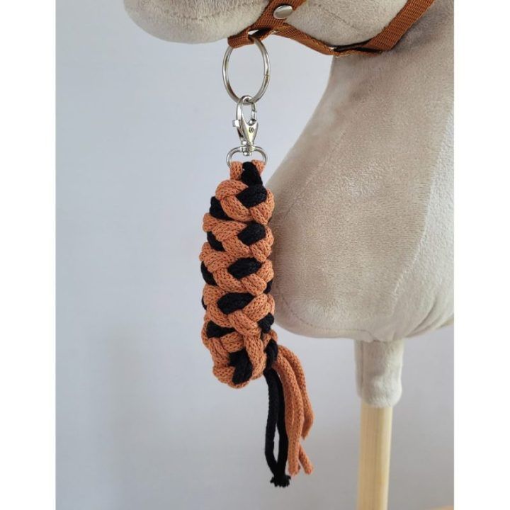Hobby horse apynasris (kantaras) su pavadžiu, A3, juodas su juodu kailiuku, pavadys juodas ir imbiero spalvos - Super Hobby Hors