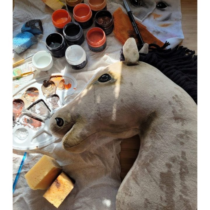 Hobby horse žirgas ant lazdos A3, pelėkas (pilkšvai rudas) - Super Hobby Horse Premium