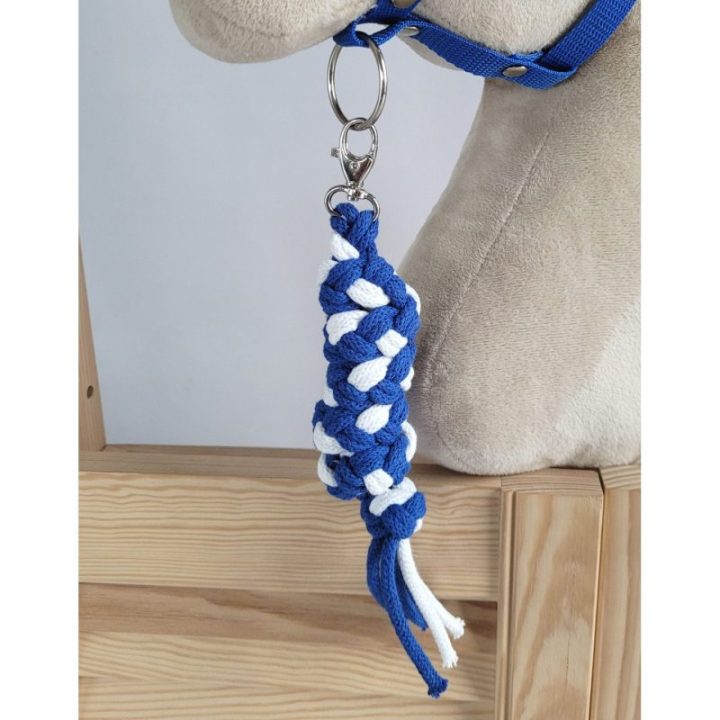 Hobby horse apynasris (kantaras) su pavadžiu, A3, baltas su baltu kailiuku, pavadys baltas ir mėlynas - Super Hobby Horse