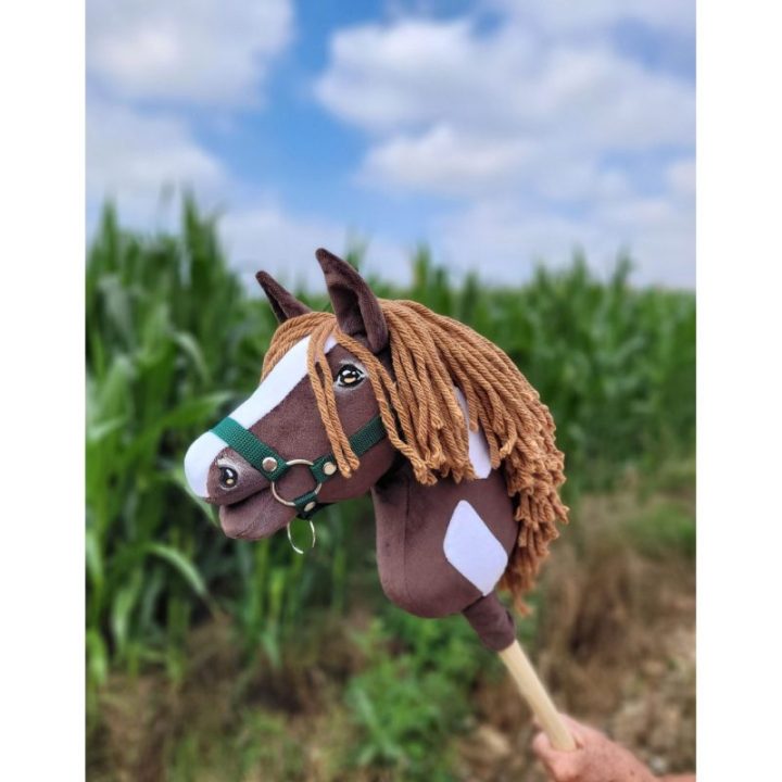 Hobby horse žirgas ant lazdos A4, kaubojiško stiliaus, tamsiai bėras (tamsiai rudas) - Super Hobby Horse Premium