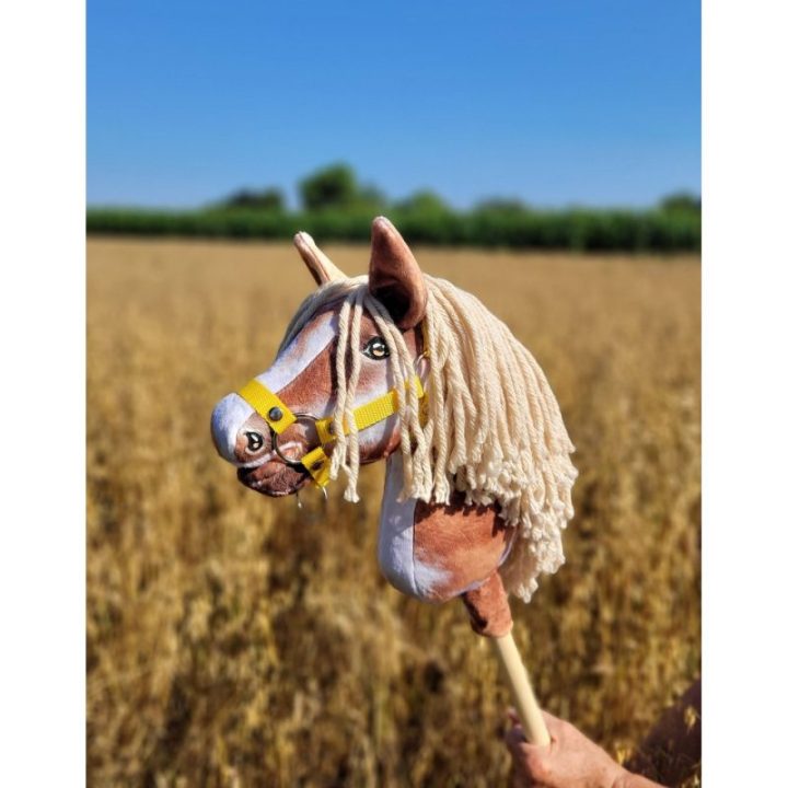 Hobby horse žirgas ant lazdos A4, margas bėras (rudas), smėlio spalvos karčiai - Super Hobby Horse Premium