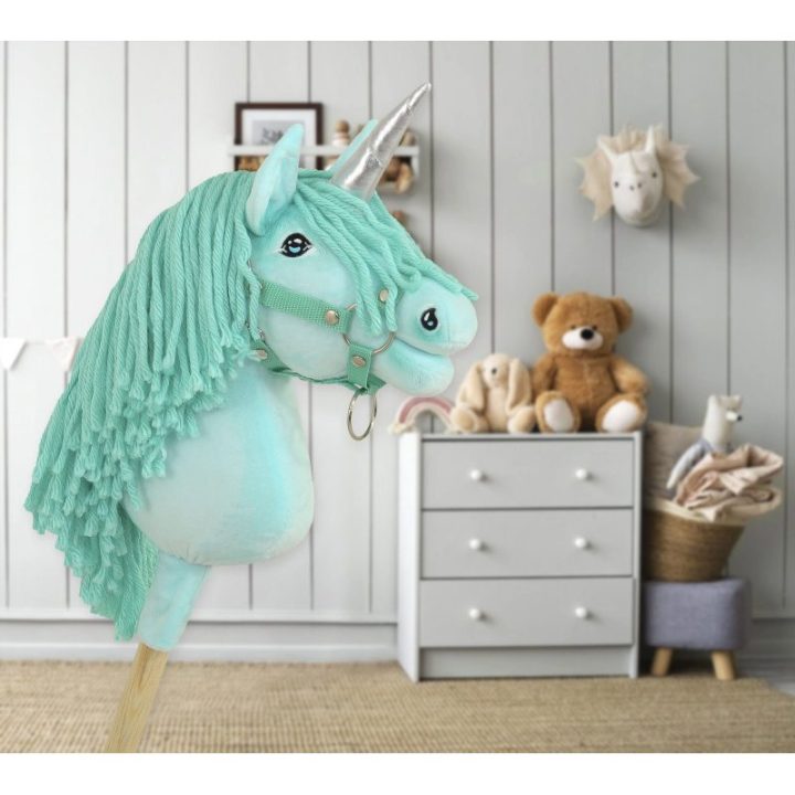 Hobby horse vienaragis ant lazdos A4, mėtų spalvos, su mėtų spalvos karčiais ir sidabriniu ragu - Super Hobby Horse Premium