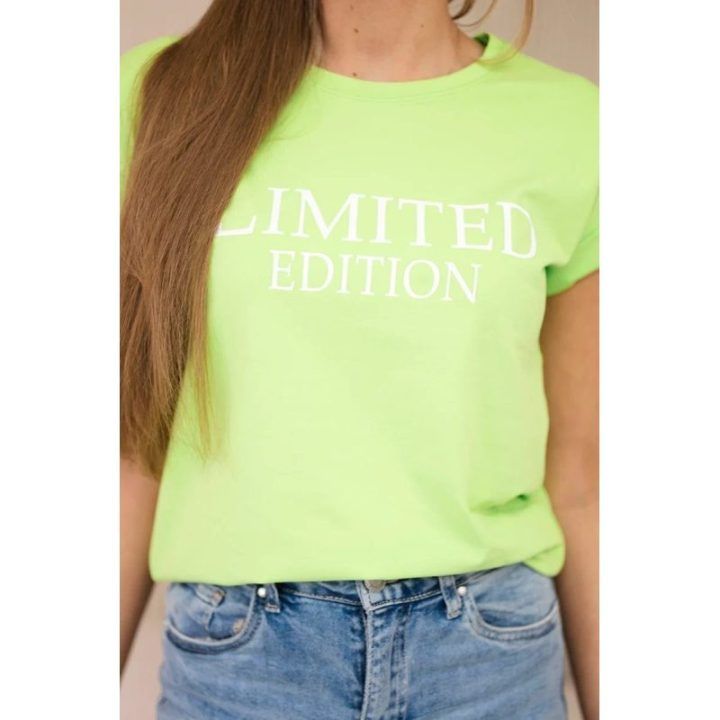 Moteriška medvilninė palaidinė su užrašu „Limited edition“, šviesiai žalia