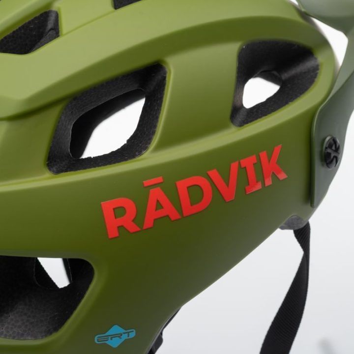 Dviračio šalmas su reguliuojamu snapeliu Radvik Triade