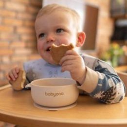Silikoninis dubenėlis su siurbtuku ir dangteliu BabyOno, smėlio spalvos