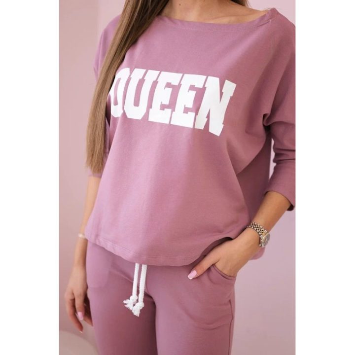 Moteriškas kelnių komplektas su „Queen“ užrašu, tamsiai rožinis