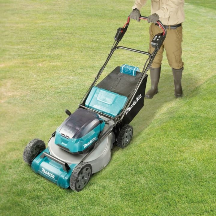 Akumuliatorinė vejapjovė Makita DLM530Z, 53 cm