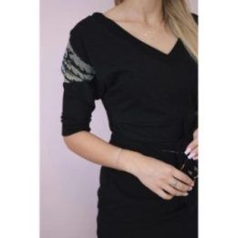 Medvilninė suknelė su sparnais ant pečių, juoda