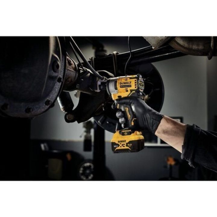 Akumuliatorinis smūginis veržliasukis DEWALT DCF901P2, juodas ir geltonas
