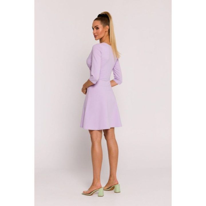 Moteriška platėjanti mini suknelė su perlenkimu Moe, violetinė