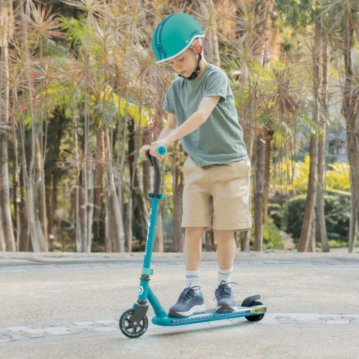 Vaikiškas dviračio šalmas Globber Ultimum, smaragdo spalvos