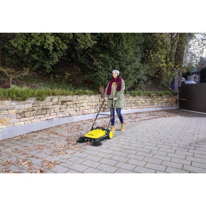 Rankinė šluojamoji mašina Kärcher S4 Twin, 68 cm, juoda ir geltona