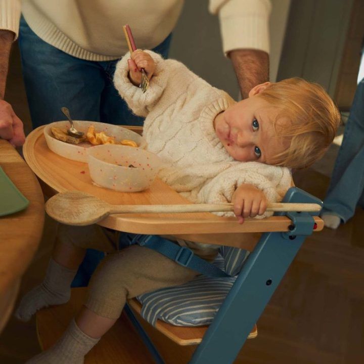 Maitinimo kėdutė 2 viename su pagalvėle Kinderkraft Enock