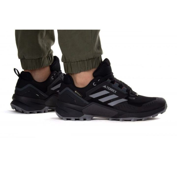 Vyriški žemo profilio žygio batai adidas Terrex Swift R3 GTX, juodi