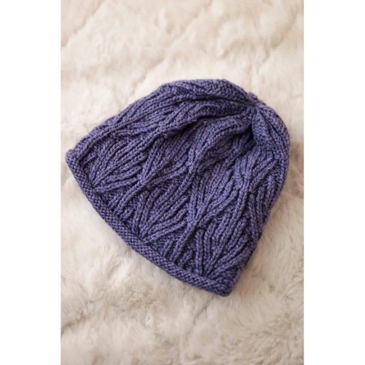 Moteriška žieminė kepurė su vilna Leaves, violetinė