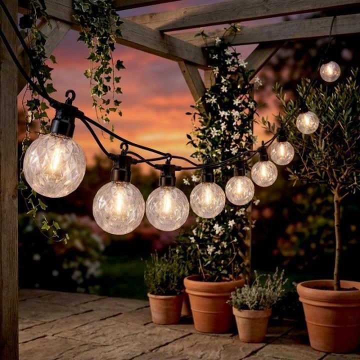 Lauko girlianda su LED lemputėmis ProGarden, 9,5 m, juoda