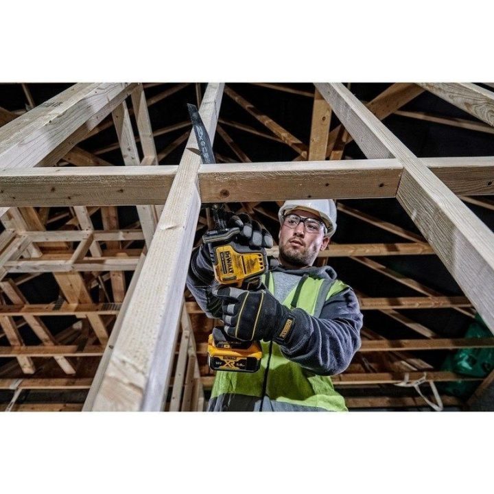 Akumuliatorinis pjūklas DeWALT DCS369N-XJ, juodas ir geltonas